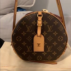 Boite cheapeau souple